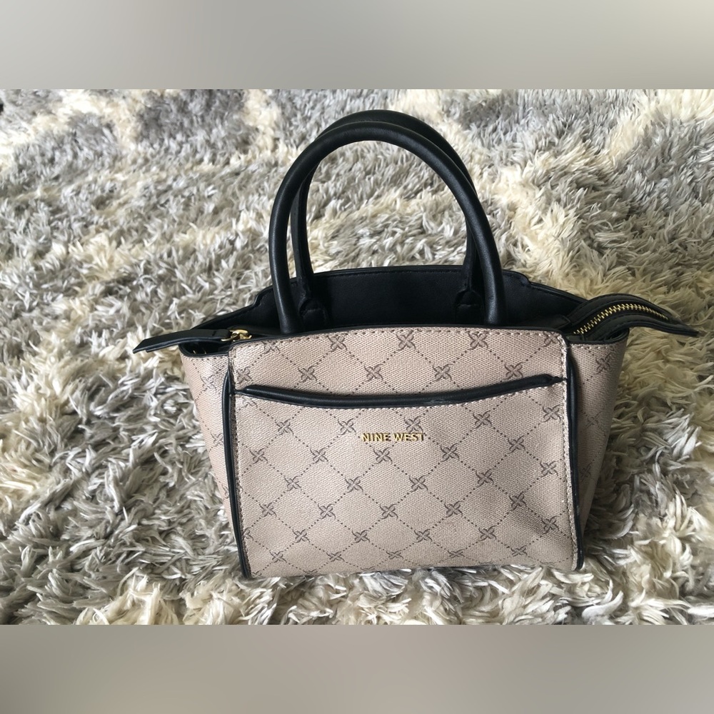 Nine West Beige and Black Handbag